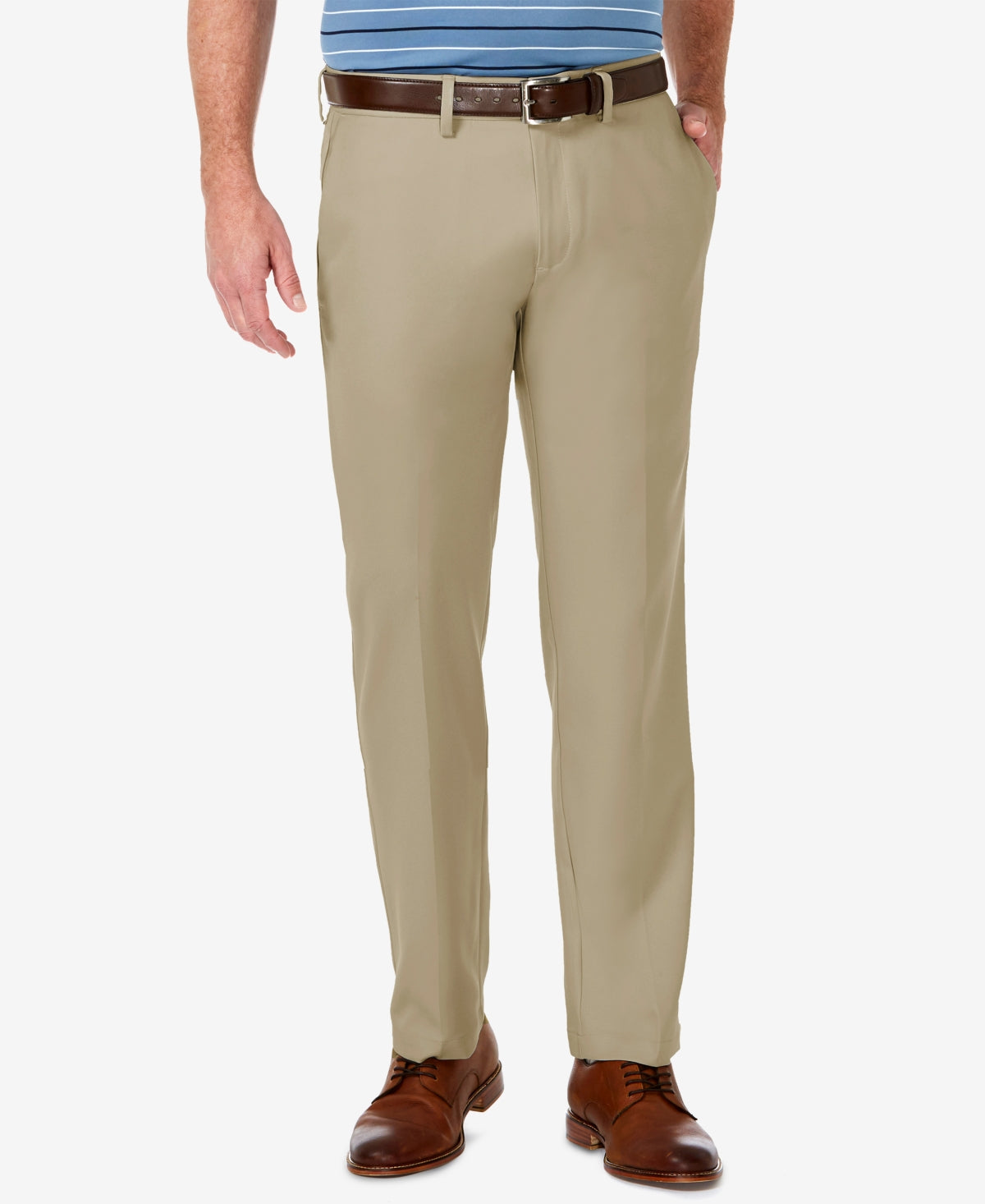 Calça social Haggar Cool 18 Pro Stretch Straight Fit com frente lisa e bege, tamanho 38x30