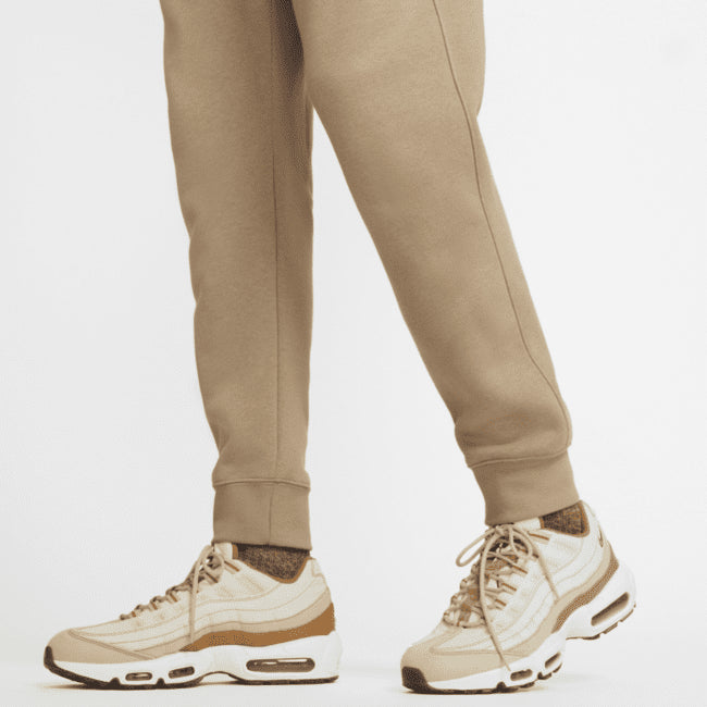 Calça de moletom Nike Sportswear Club Fleece Masculina Marrom Tamanho Médio