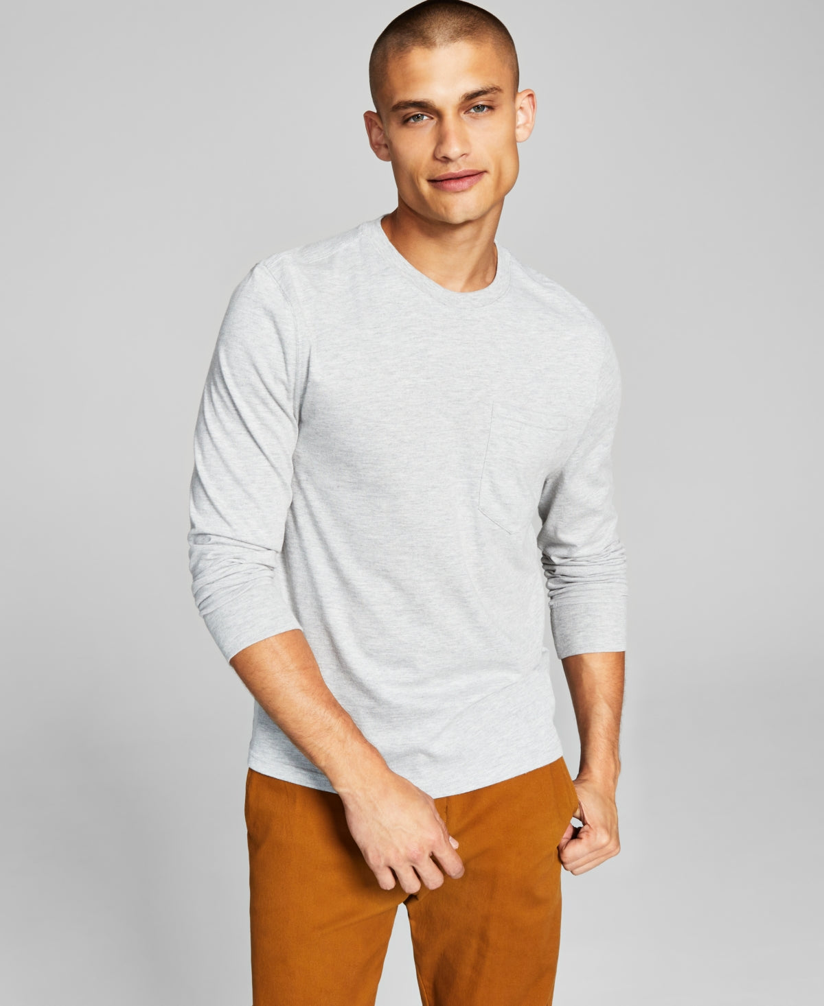 E agora esta camiseta masculina de manga comprida com bolso cinza tamanho X-G