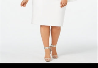 Vestido Calvin Klein Plus Size de Crepe Ombro a Ombro Branco Tamanho 22W