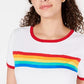 Camiseta com estampa de listras arco-íris Love Tribe Juniors, tamanho grande, branca