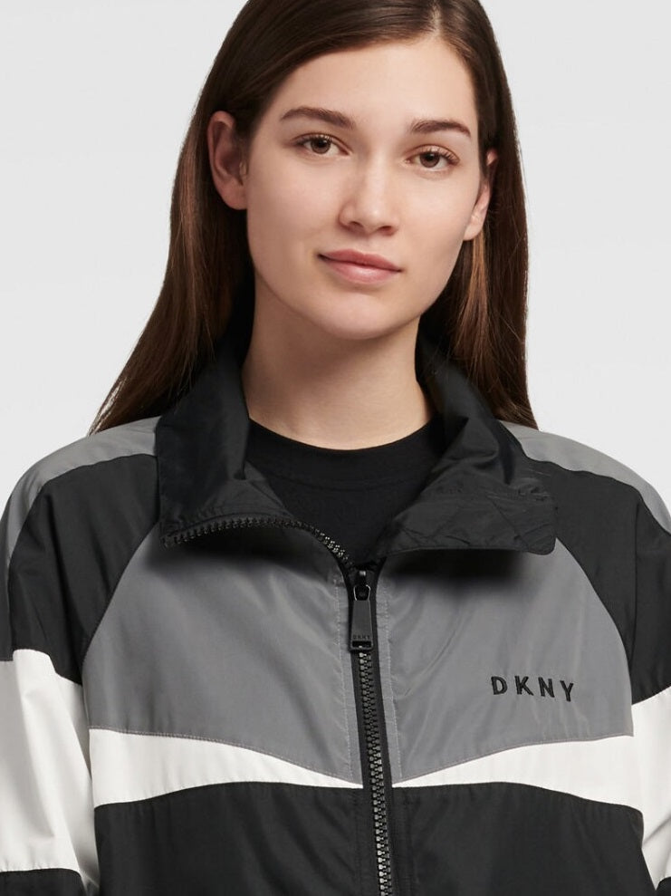 Jaqueta corta-vento feminina DKNY Sport Colorblocked refletiva, preta, tamanho grande