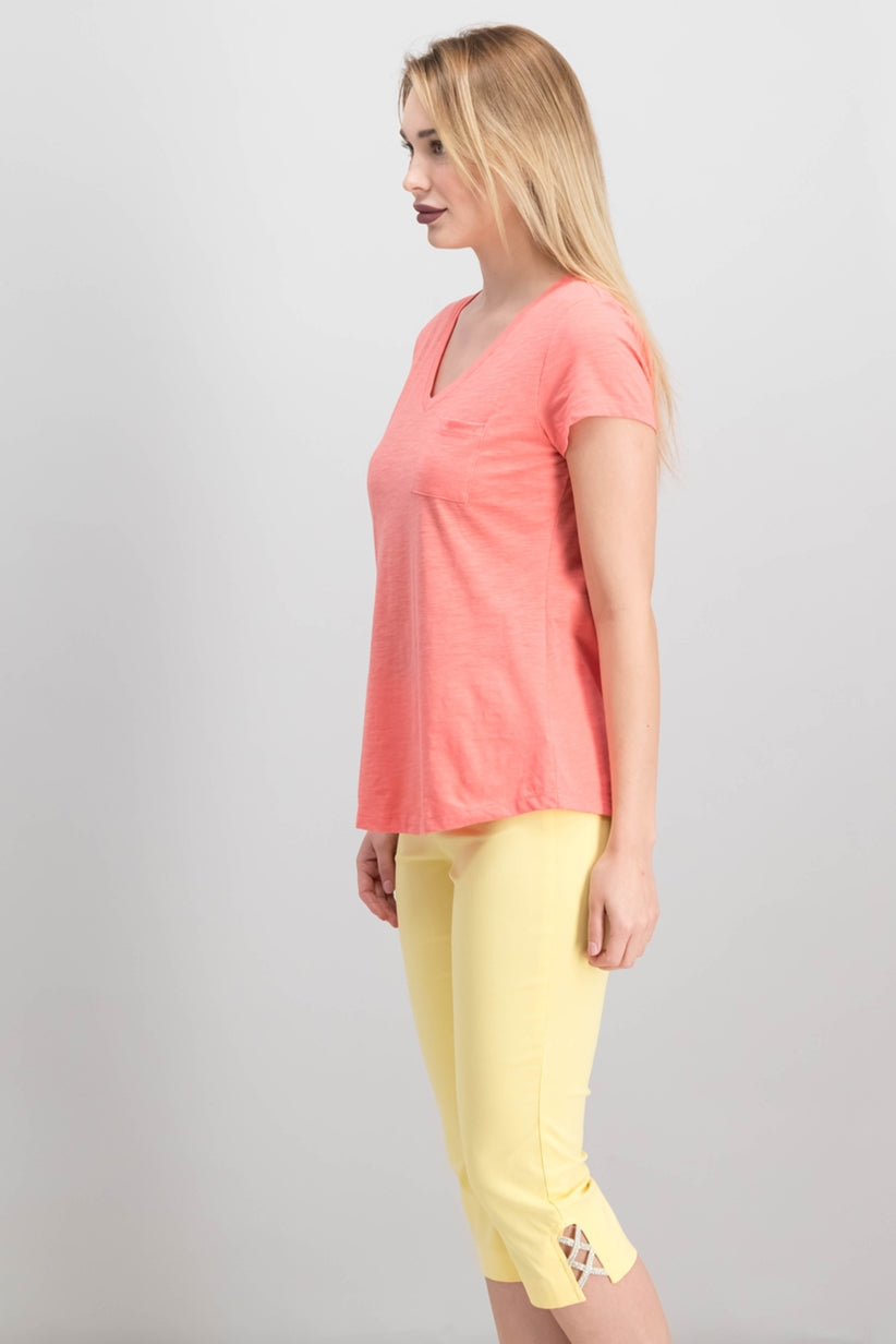 Camiseta feminina Maison Jules com decote em V e bolso aplicado, rosa, tamanho médio
