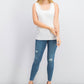 Karen Scott Top Feminino com Acabamento em Tachas e Gola Escada, Branco, Tamanho Médio
