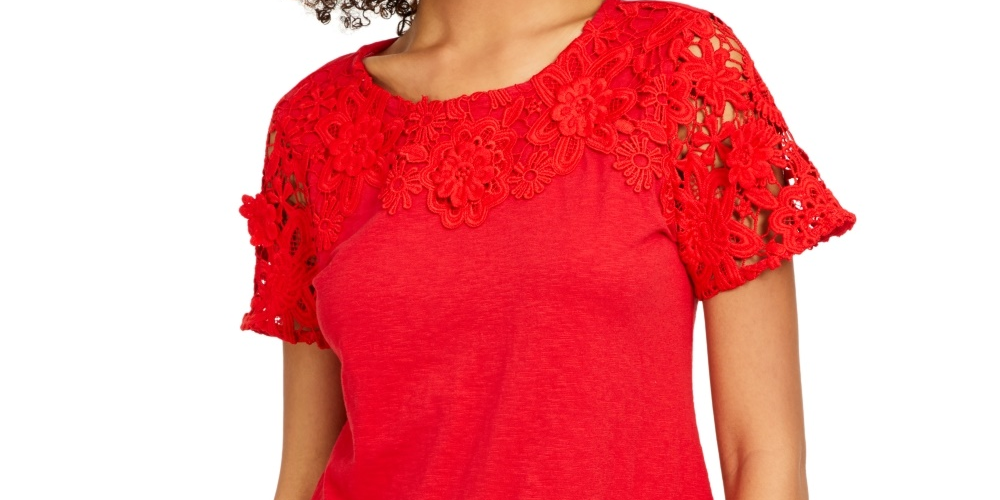 Camiseta feminina Charter Club de algodão com renda e detalhes em vermelho, tamanho médio