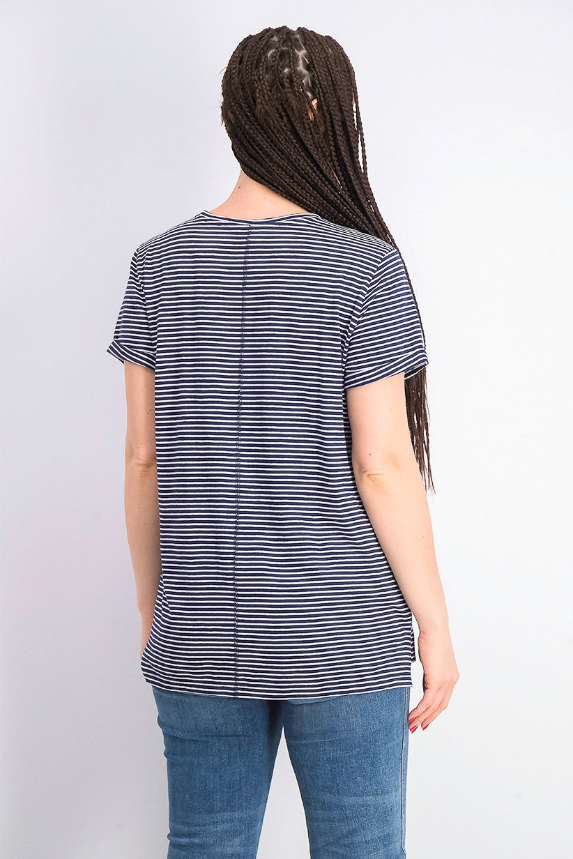 Camiseta feminina listrada Maison Jules com gola redonda, azul-marinho, tamanho XS
