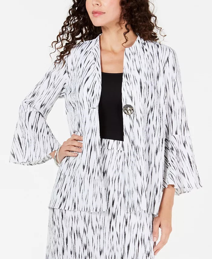 Jaqueta feminina JM com textura amassada e manga sino, branca, tamanho pequeno