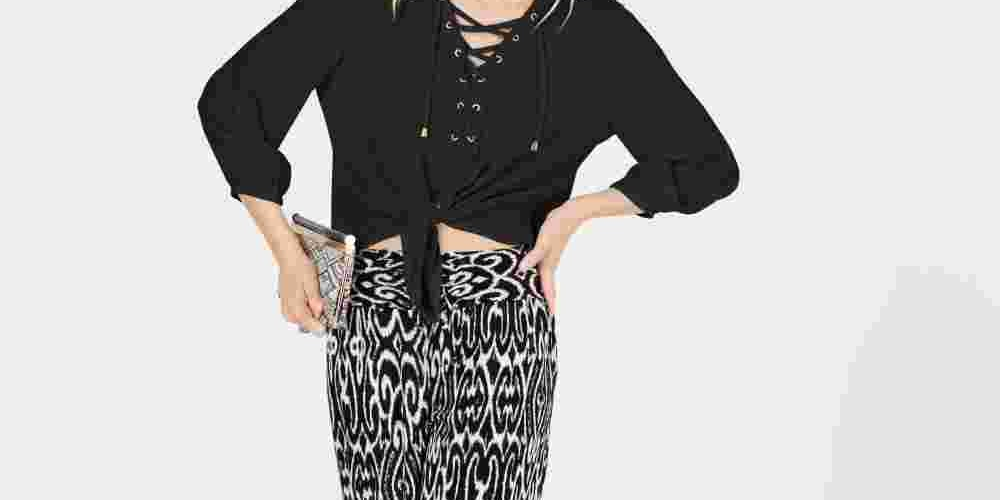 INC International Concepts Blusa curta feminina com amarração frontal e decote em V, manga comprida, preta, tamanho pequeno