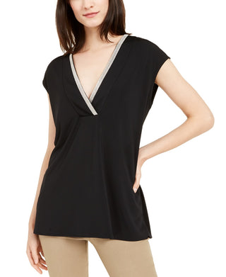 Blusa feminina Alfani com decote em V e detalhes, preta, tamanho grande