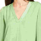 Blusa feminina Alfani com decote em V, verde, tamanho médio