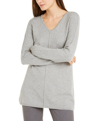 Alfani Suéter túnica feminino com decote em V cinza tamanho médio