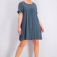 Vestido estilo camiseta feminino com mangas esvoaçantes, cinza escuro, tamanho médio