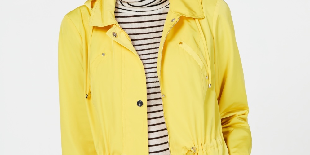 Jaqueta de chuva feminina Charter Club Anorak amarela pequena
