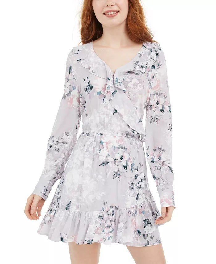 Vestido envelope estampado com babados e acabamento em babados da American Rag Juniors, tamanho médio, cinza