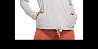 Camiseta Nike Yoga Funnel Neck Dri Fit Feminina Cinza Tamanho Médio