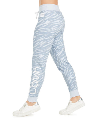 Calça jogger feminina Calvin Klein Performance com estampa de zebra e fleece, azul, tamanho grande