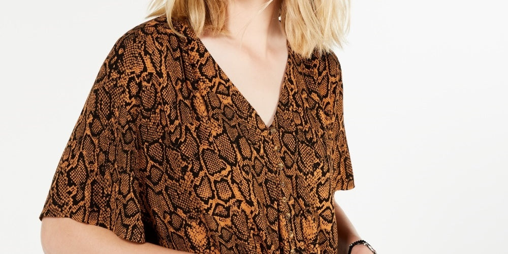 Blusa estampada com amarração frontal Ultra Flirt Juniors, marrom, tamanho pequeno