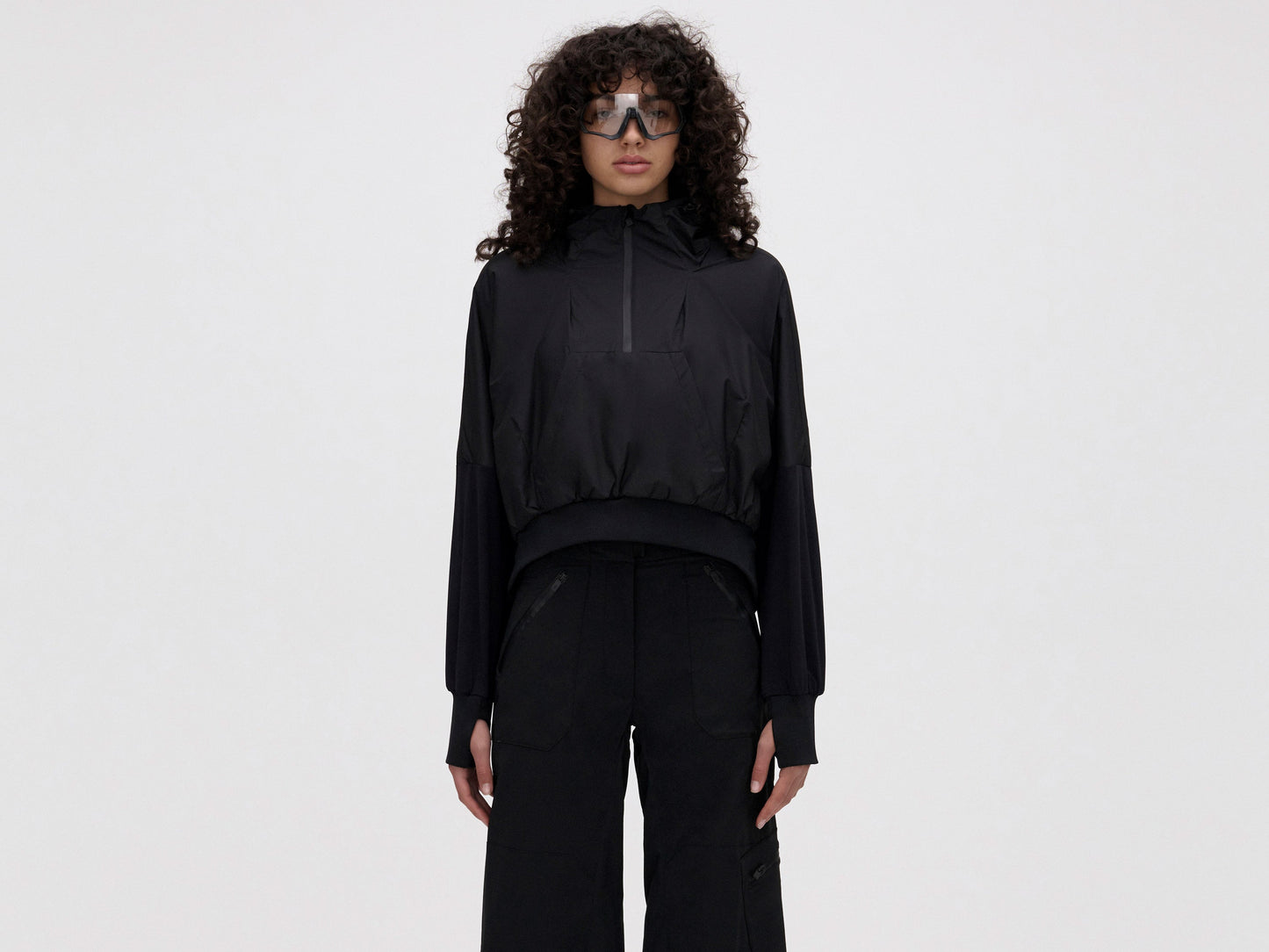 midlayer-cropped-hoodie-black
