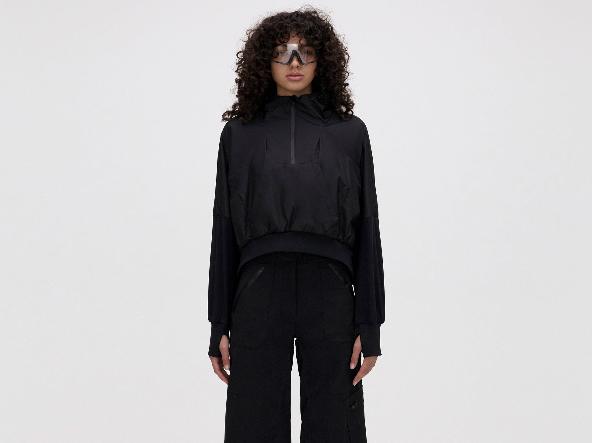 midlayer-cropped-hoodie-black