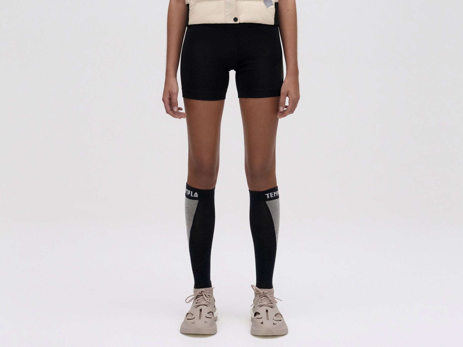 w-25-shorts-black