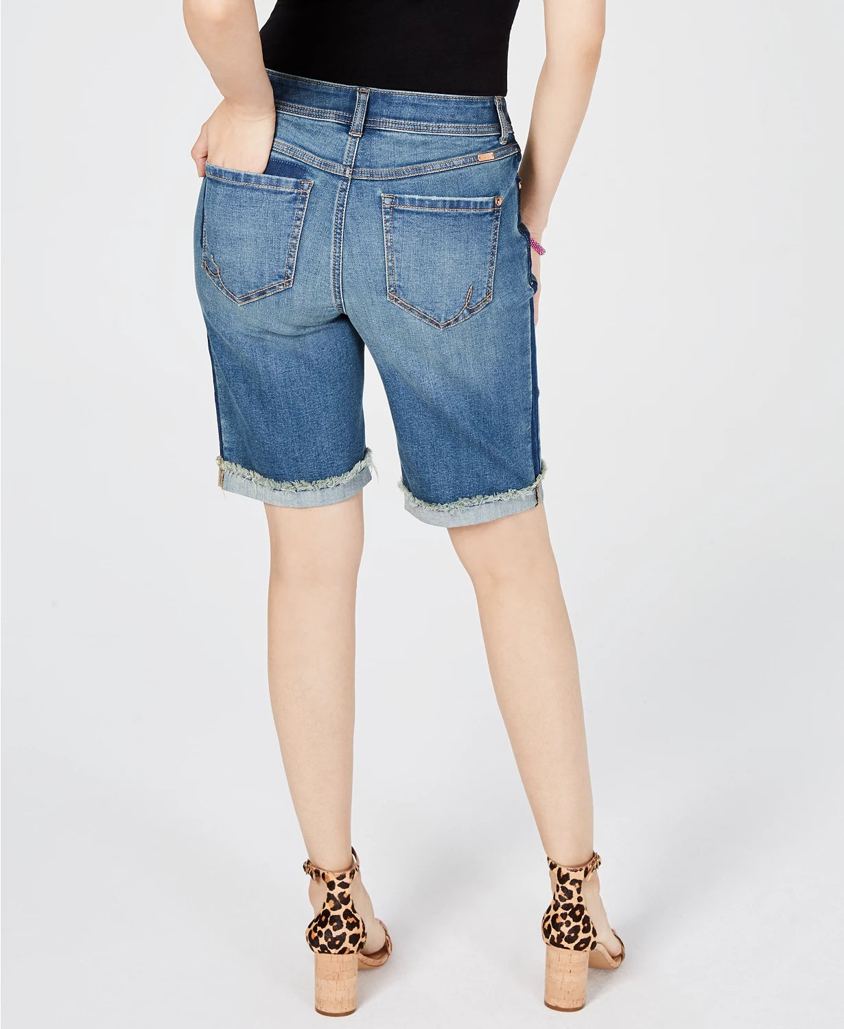 Shorts jeans femininos INC International Concepts com ajuste curvilíneo e acabamento contrastante, azul-marinho, tamanho 10
