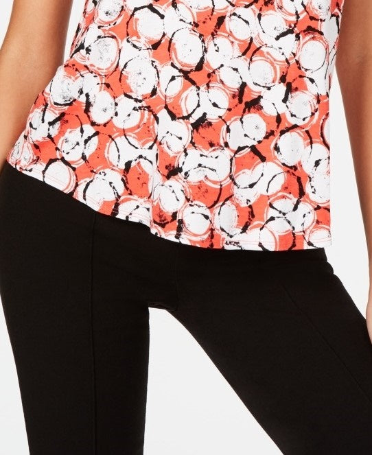 Camiseta feminina Alfani estampada com bainha redonda vermelha tamanho P