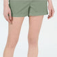 Shorts chino femininos Maison Jules com frente lisa, verde, tamanho 12