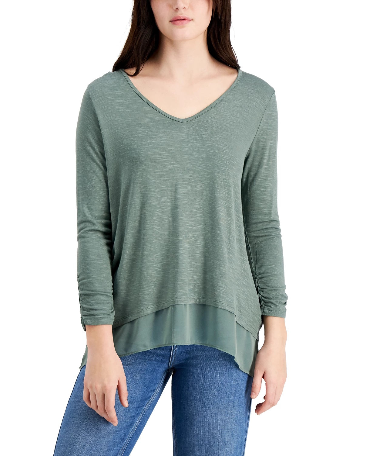 Top feminino de chiffon com decote em V e bainha estilo &amp; co, verde médio, tamanho médio