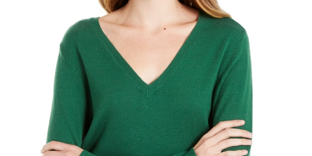 Suéter feminino Maison Jules com decote em V, verde, tamanho médio