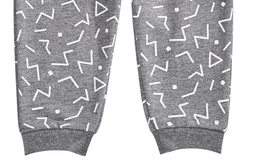 Calça jogger com estampa geométrica para bebê menino First Impressions, cinza, tamanho 12 meses