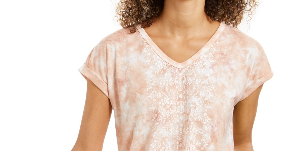 Camiseta feminina com estampa gráfica e medalhão Style &amp; Co, rosa brilhante, tamanho X-S