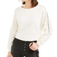 Camiseta feminina Bar III com decote em joia e manga comprida, embelezada em marfim, tamanho X-S