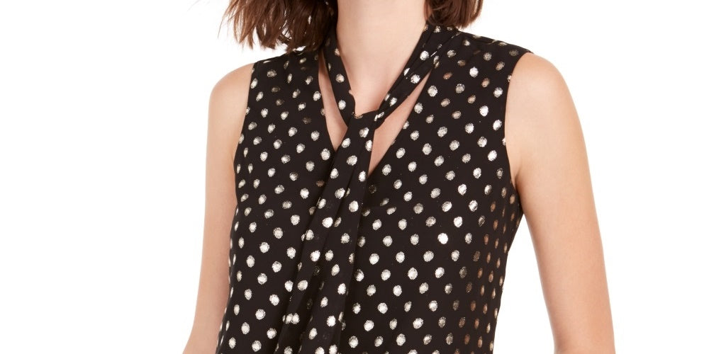Blusa feminina Bar III com estampa de bolinhas em chiffon e gola alta, preta, tamanho extrapequeno