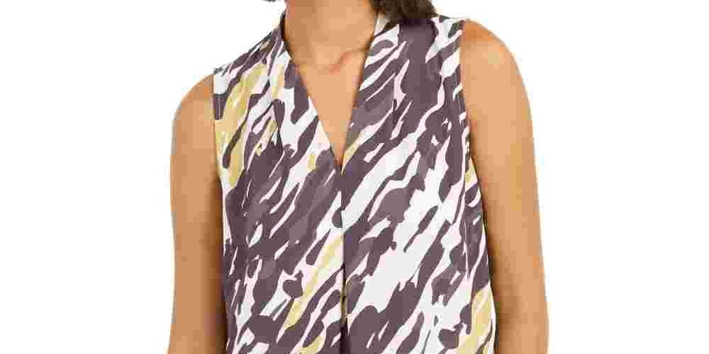 Blusa feminina Bar III com estampa animal abstrata e decote em V, preta, tamanho X-S