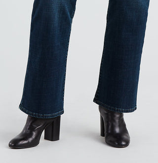 Calça jeans Levi's Trendy Plus Size 415 Classic Bootcut Feminina Azul Escuro Tamanho 24W