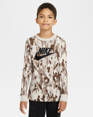 Camiseta Nike Big Boys de algodão com estampa camuflada e manga comprida, marrom, tamanho pequeno