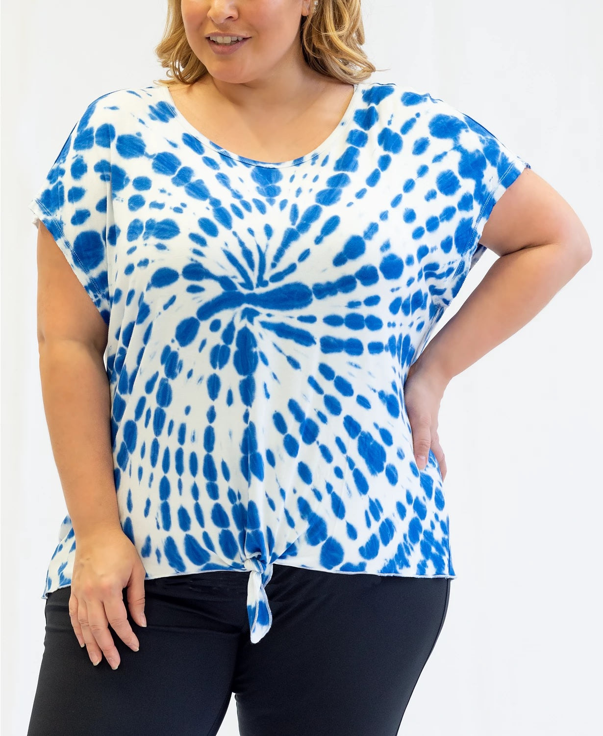 Camiseta feminina Nanette Lepore Play Plus Tie Dye Azul Tamanho 2X