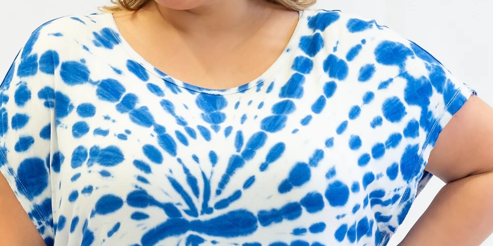 Camiseta feminina Nanette Lepore Play Plus Tie Dye Azul Tamanho 2X