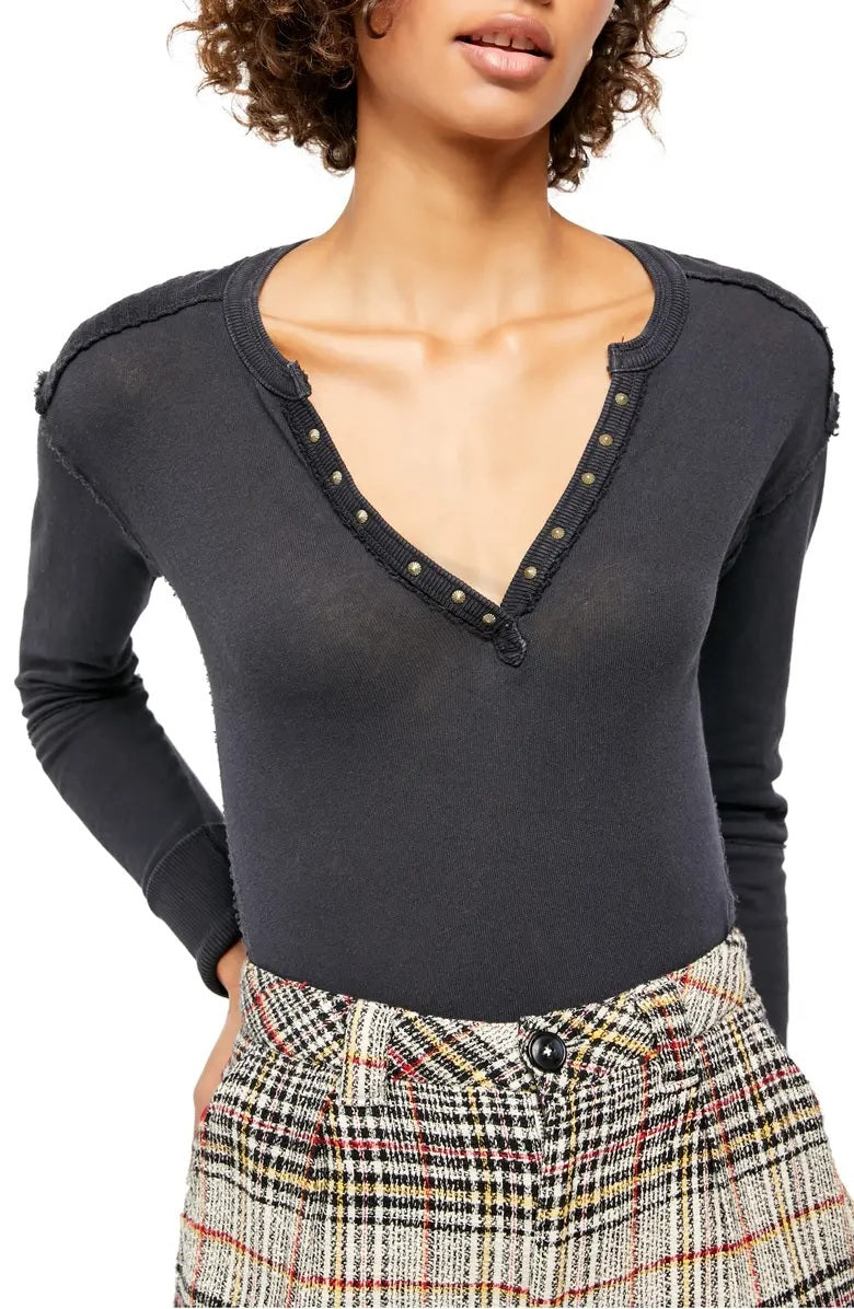 Free People Women's Military Mix Henley Combo Carvão Tamanho Pequeno