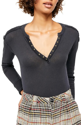 Free People Women's Military Mix Henley Combo Carvão Tamanho Pequeno