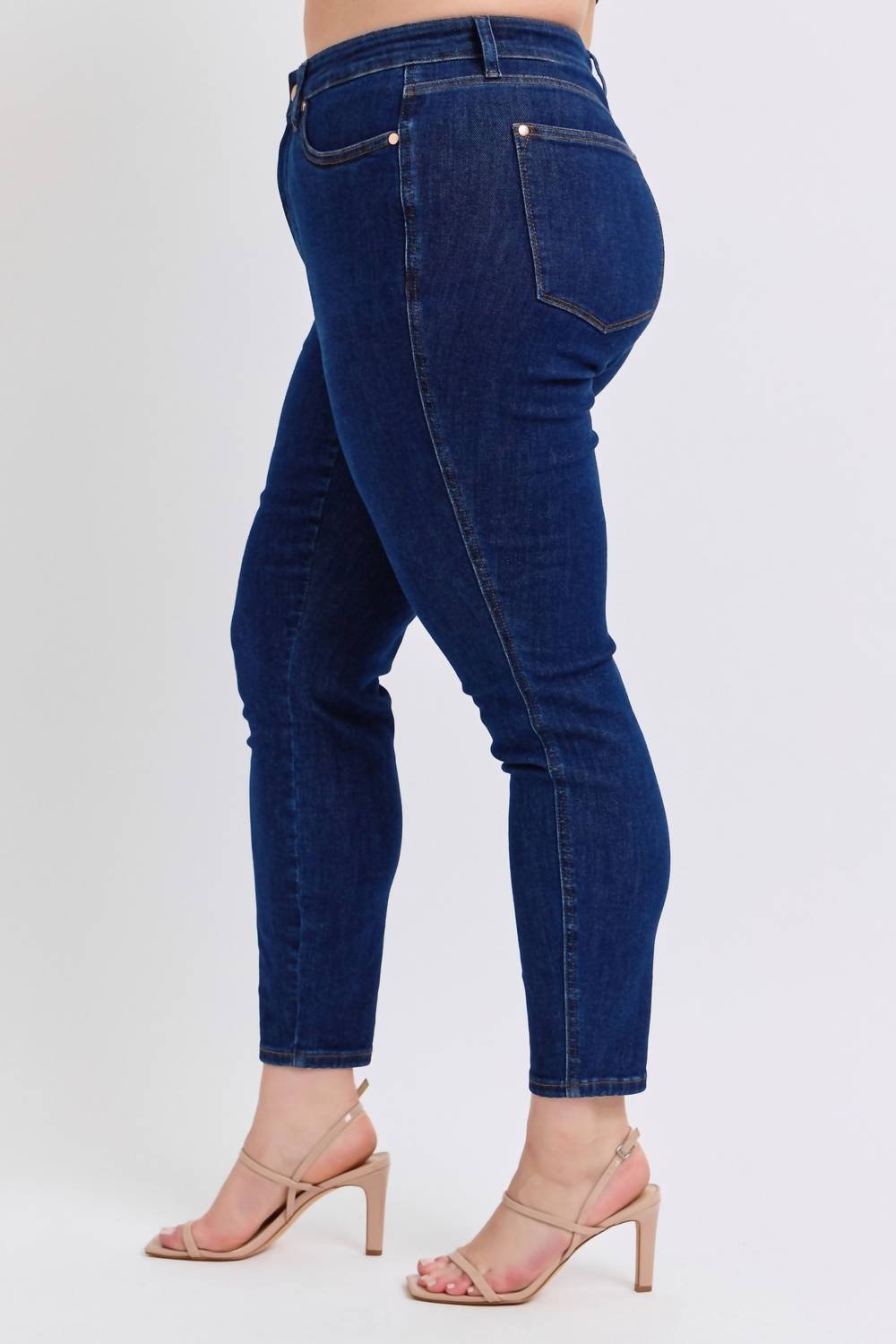 Judy Blue - Mid Rise Tummy Control Skinny Jeans