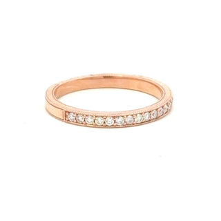 Aamiaa - Anel com diamante natural de 0,22 quilates e faixa cravejada em canal - Tamanho 6,5
