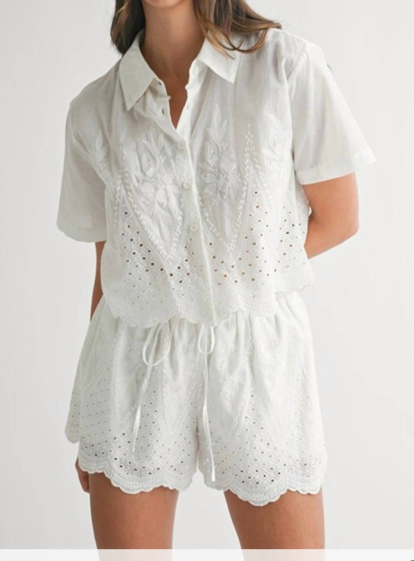 Mable - Eyelet Short Set
