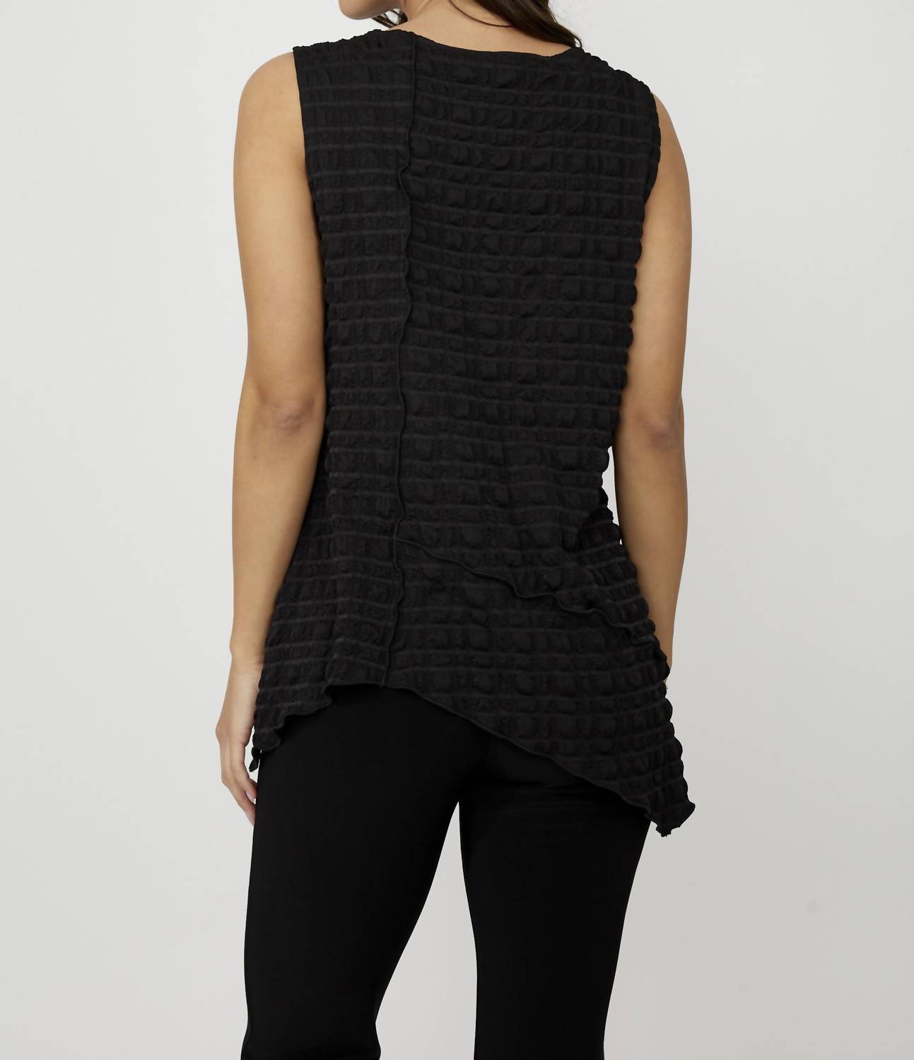 Frank Lyman - Relaxed Fit Sleeveless Top