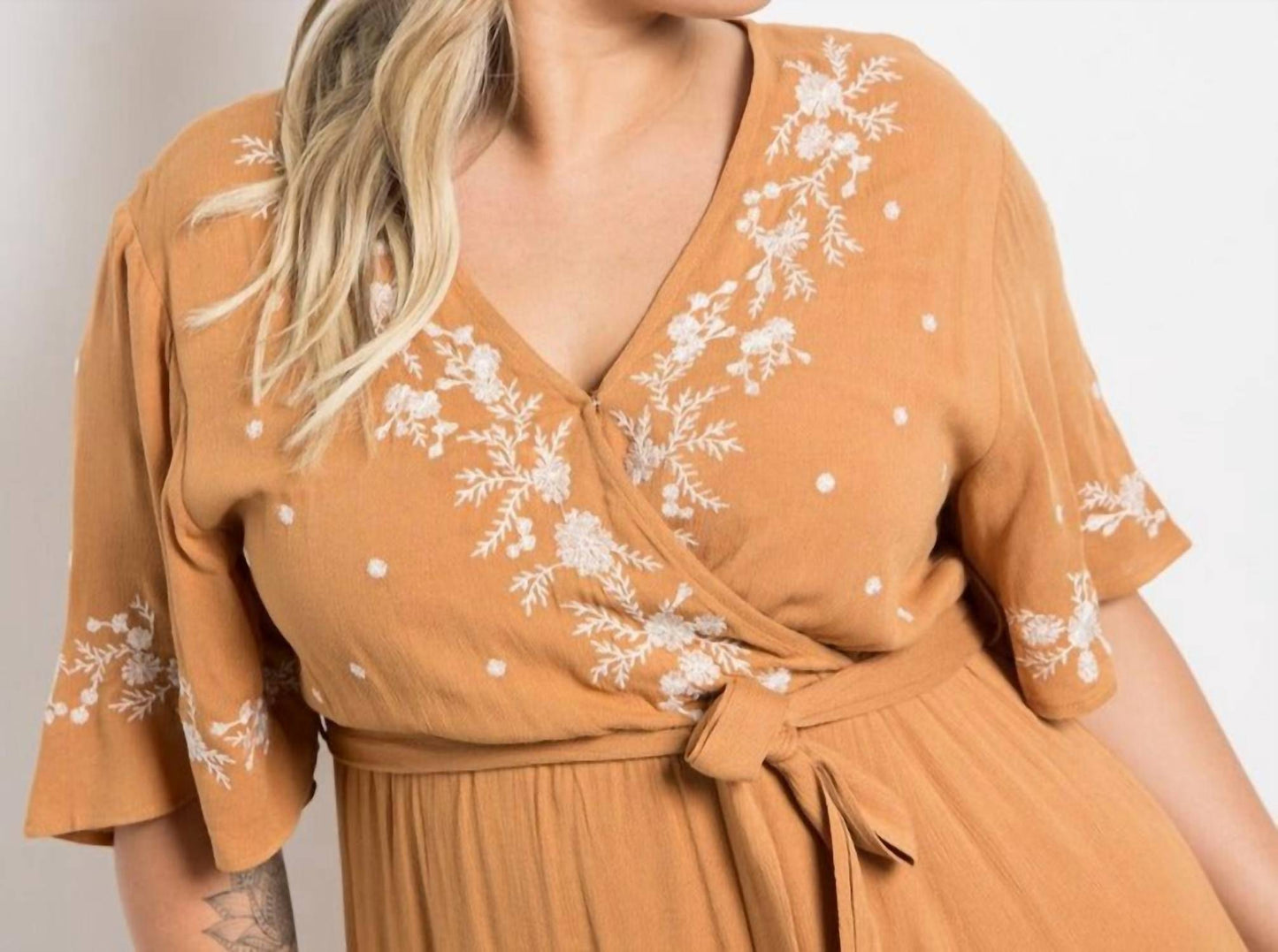 Polagram - Floral Embroidered Ruffle Midi Maxi Dress