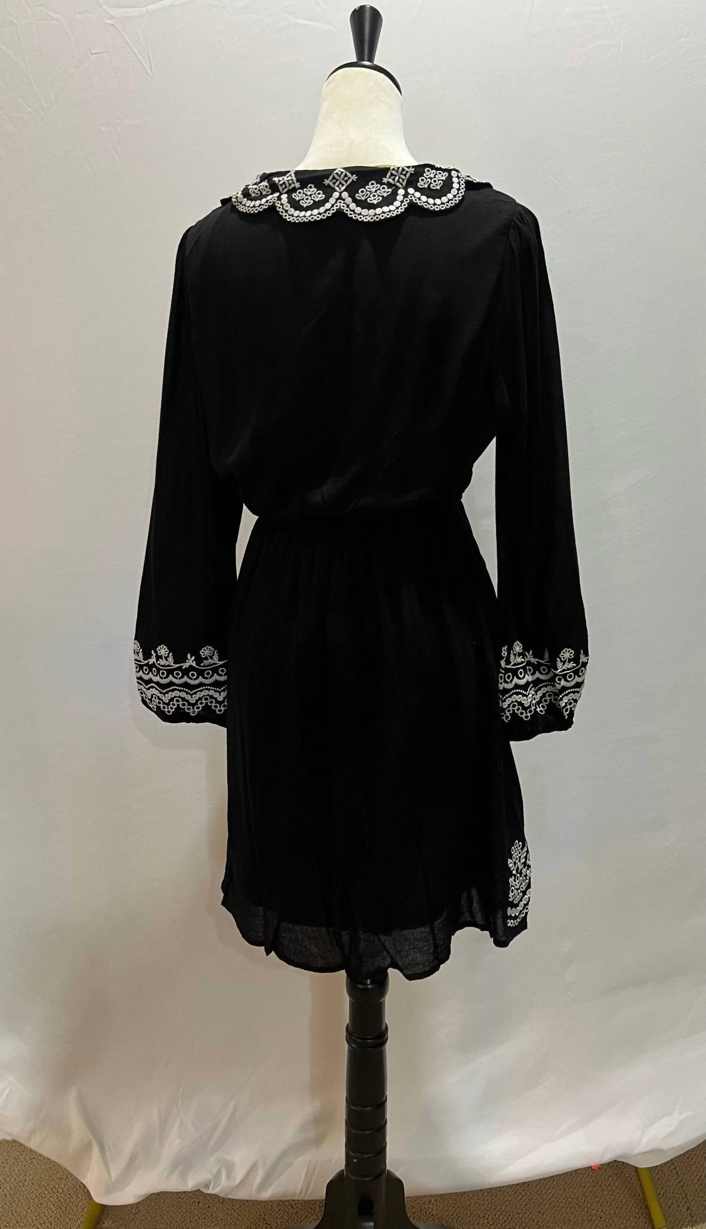 Andree By Unit - Women's Embroidered Woven Dress
