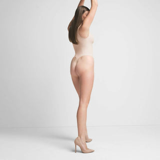 Skims - Body sem costura com decote redondo e tanga