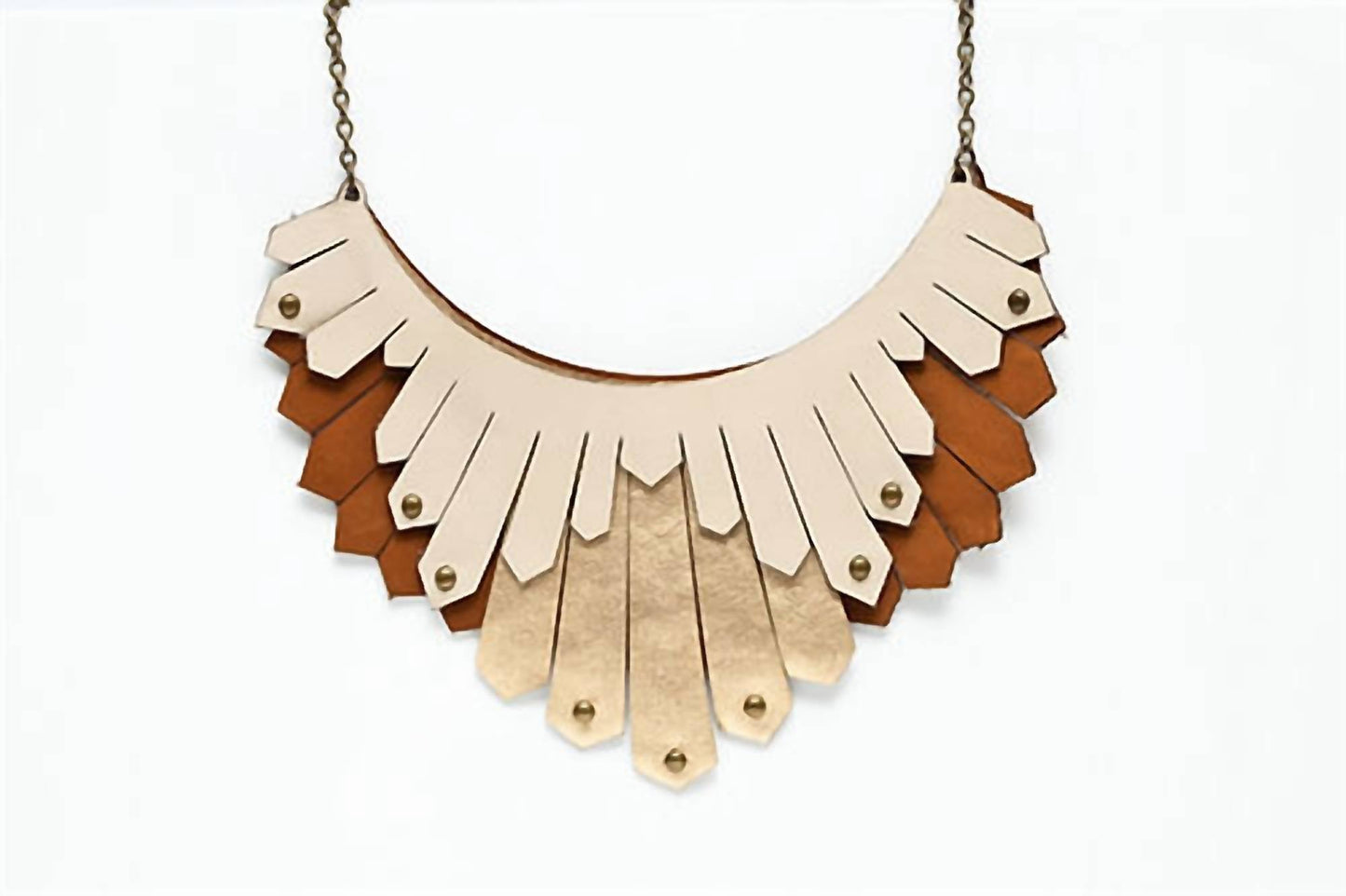 Avenue Chic - Women's Collar Torcaza Necklace