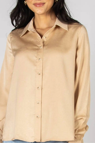 P.Cill - Camisa de cetim com botões e fenda lateral
