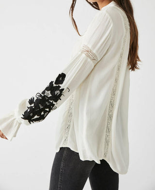 Free People - Blusa bordada com decote em V e manga comprida Tusalossa